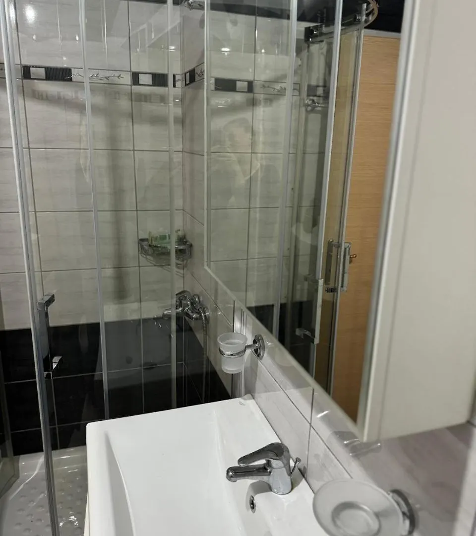 Gloal Sea View Apartment Sarande 0*,